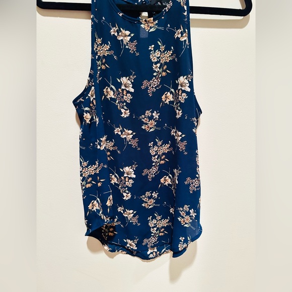 Forever 21 Blue Floral Tank Top - Picture 2 of 4